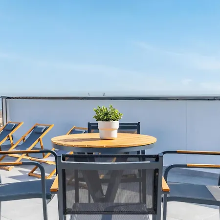 Tower View Апартаменты *